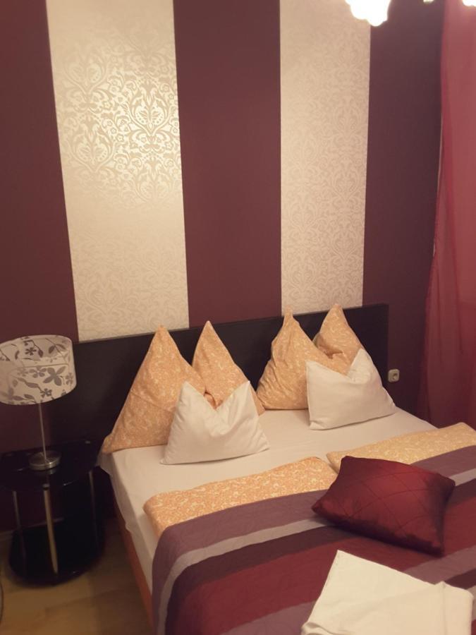 Isabell Apartments Дьєр Екстер'єр фото